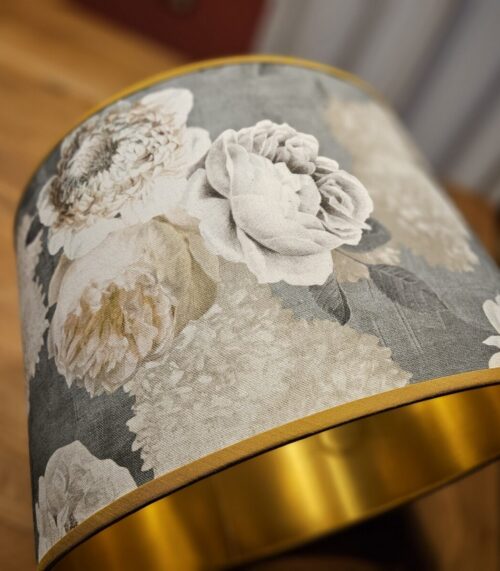 Handgefertigter-Lampenschirm-40cm-Golden-Glitter-8-Britain-Tours-and-More